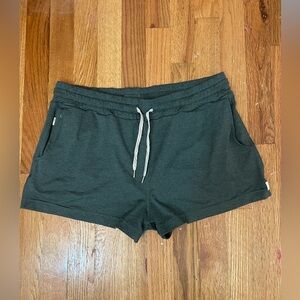 Vuori Shorts